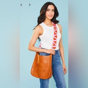 Social Threads vegan messenger bag in camel